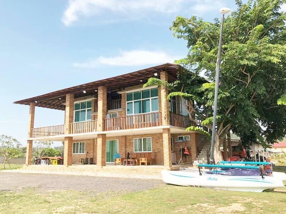 Ombak Deru Lodge Marang Ngoại thất bức ảnh