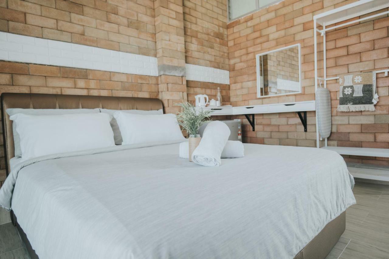 Ombak Deru Lodge Marang Ngoại thất bức ảnh